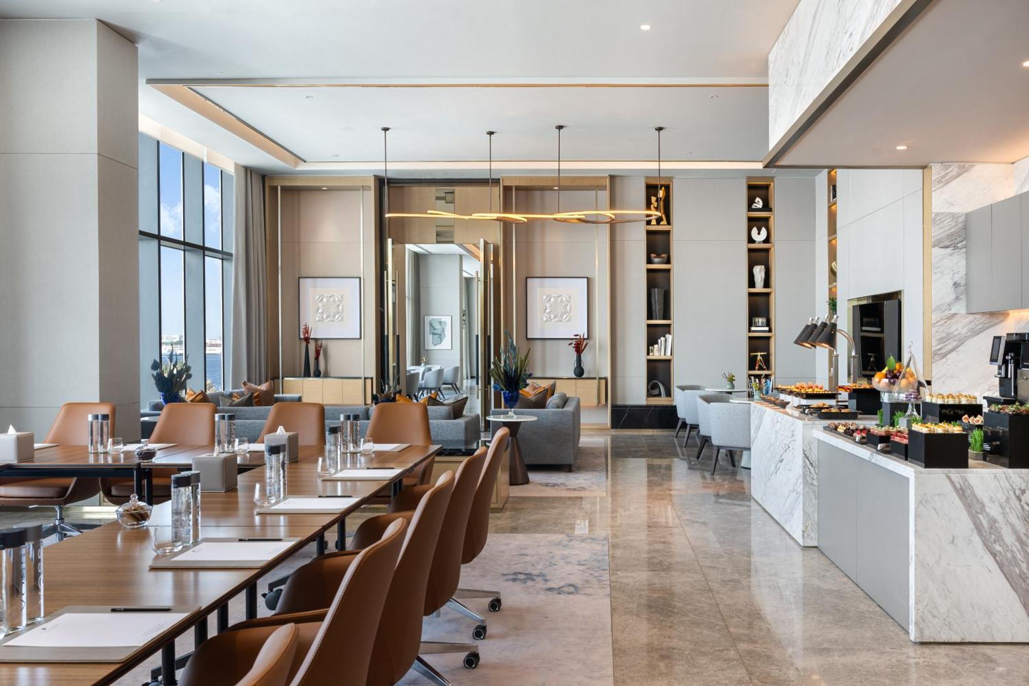 Address Creek Harbour Hotel Dubai Eksteriør billede The Lounge at the airport