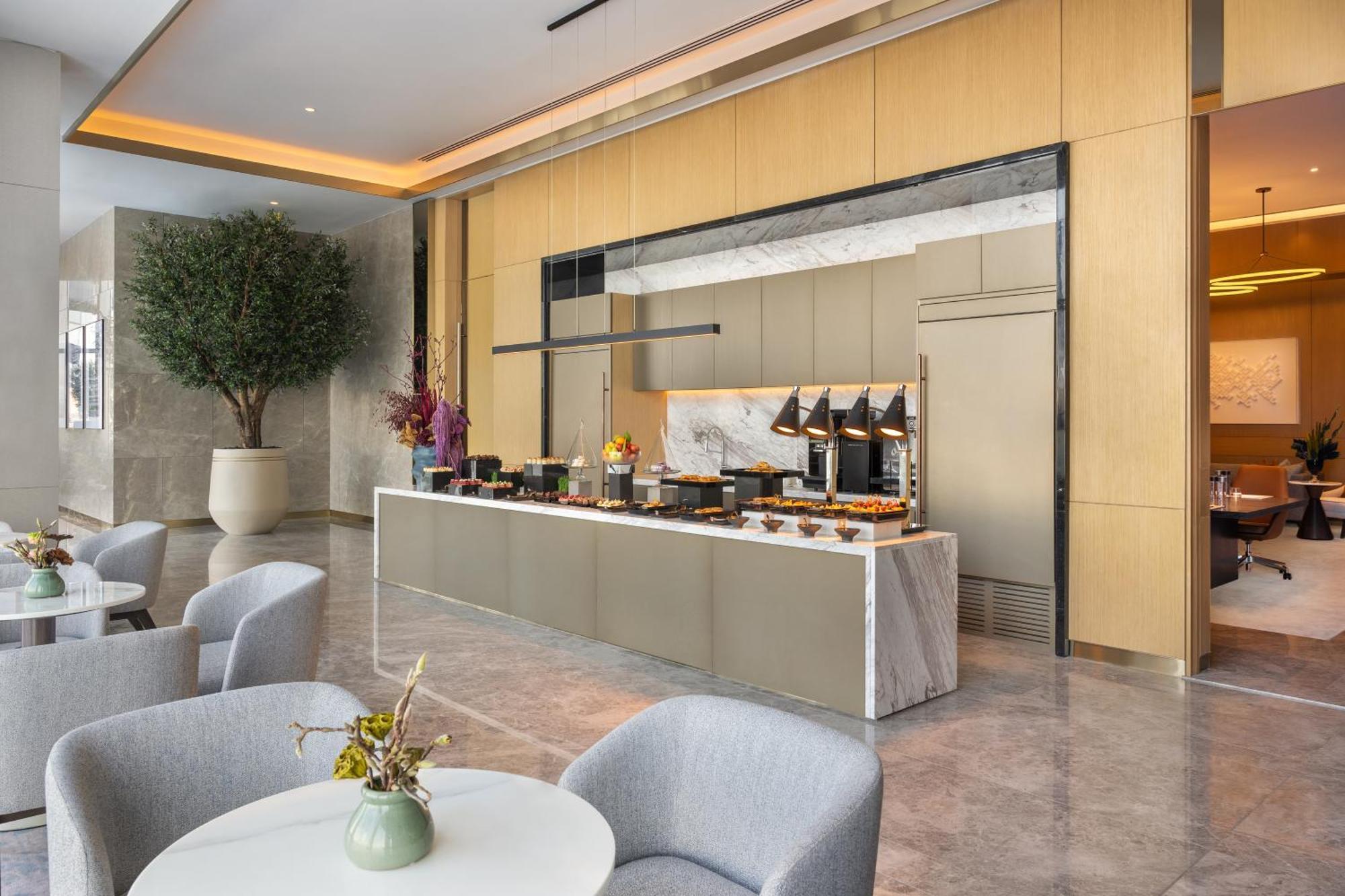 Address Creek Harbour Hotel Dubai Eksteriør billede The lounge at the airport