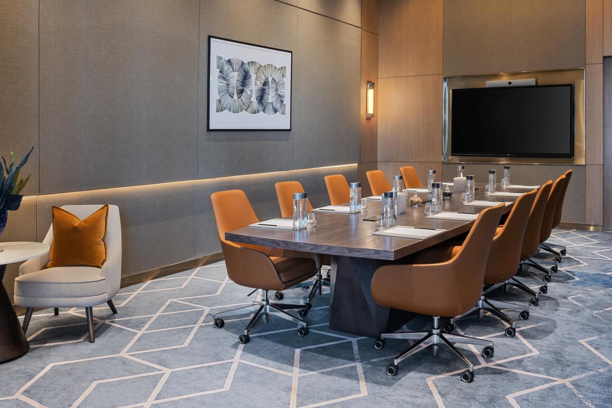 Address Creek Harbour Hotel Dubai Eksteriør billede Meeting room at the Conrad London St. George Wharf